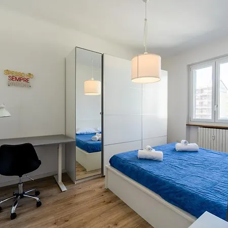 Spacious And Bright In Porta Vittoria Mediolan