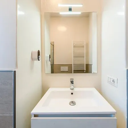 Spacious And Bright In Porta Vittoria Mediolan